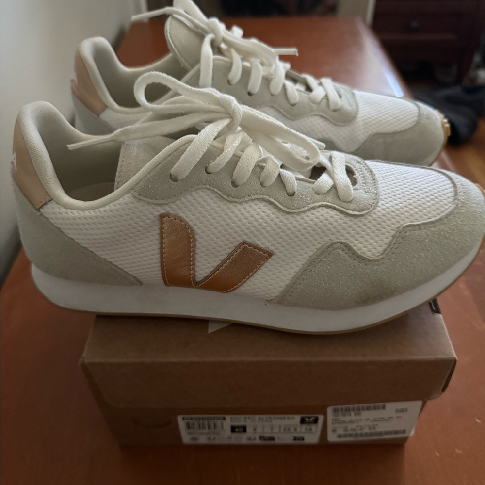 VEJA SDU Recycled Runner Sneakers US 9